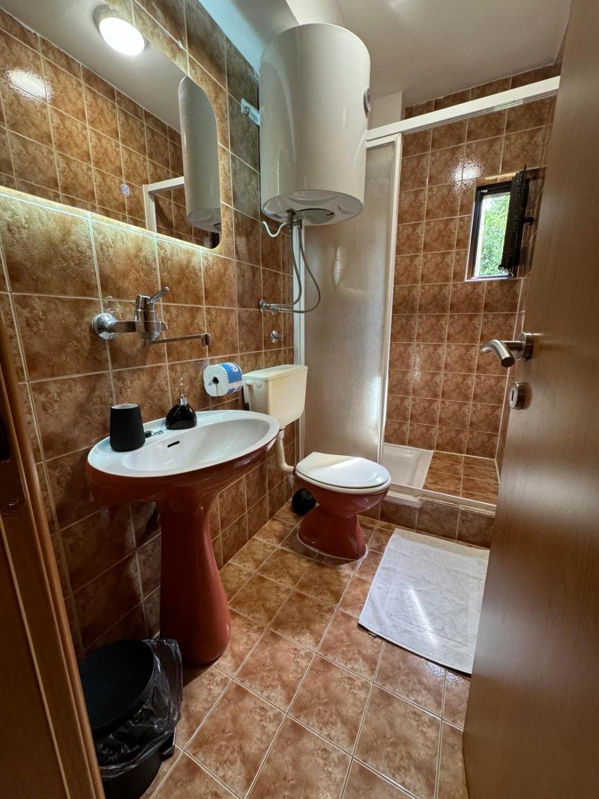 Studio On The Coast, With A View Of The Sunrise,Free We-Fi Kotor Dış mekan fotoğraf